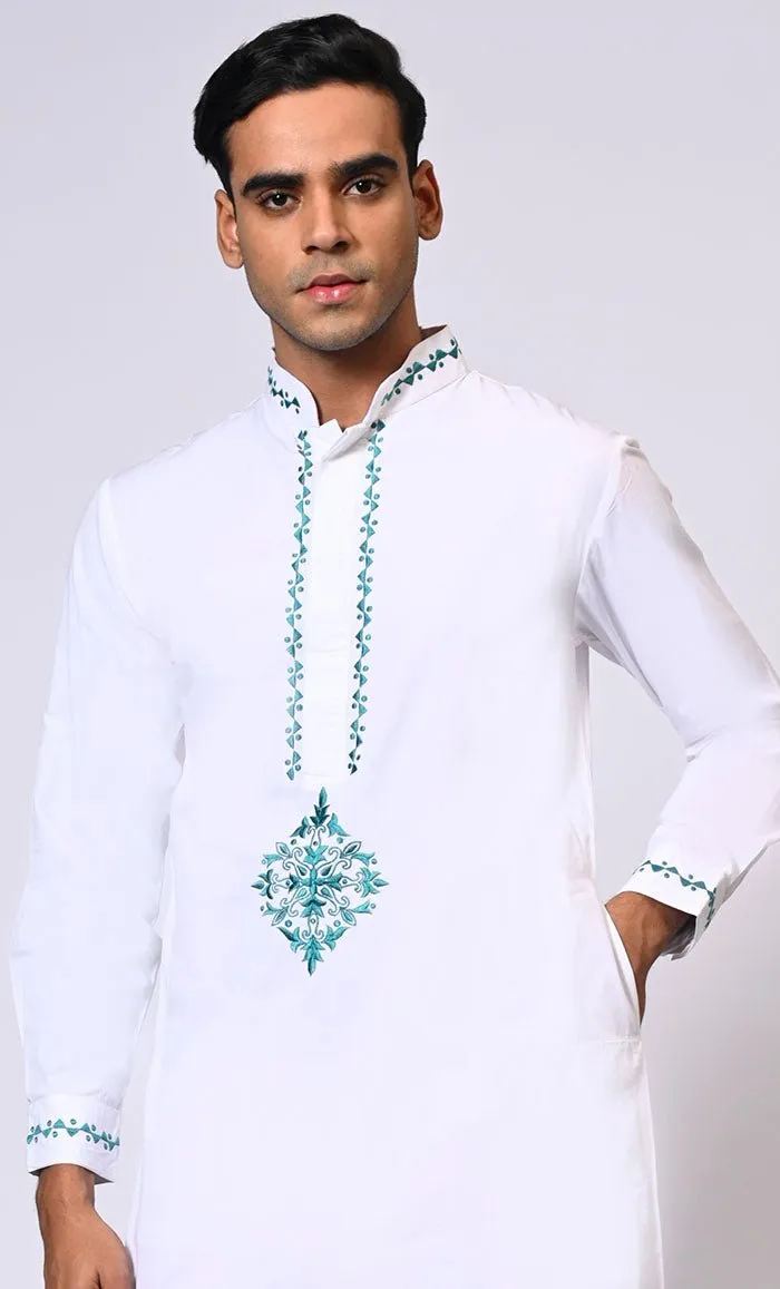 Artisanal Embroidery: Men's White Thobe Crafted with Attention to Detail