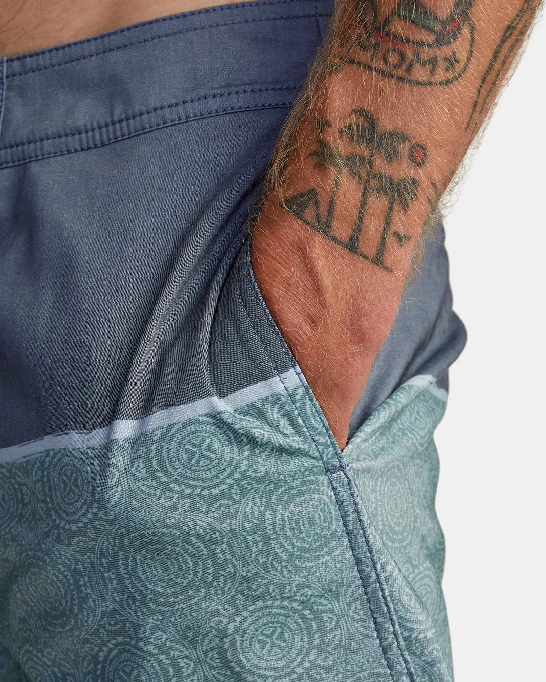 County 18 Boardshorts - Moody Blue