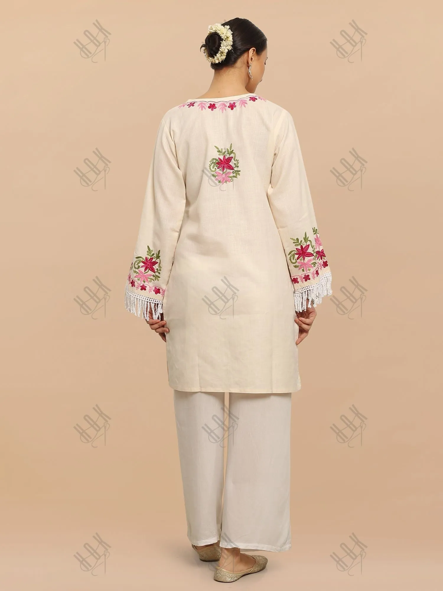 Falak Kashmiri Long Kurta - White