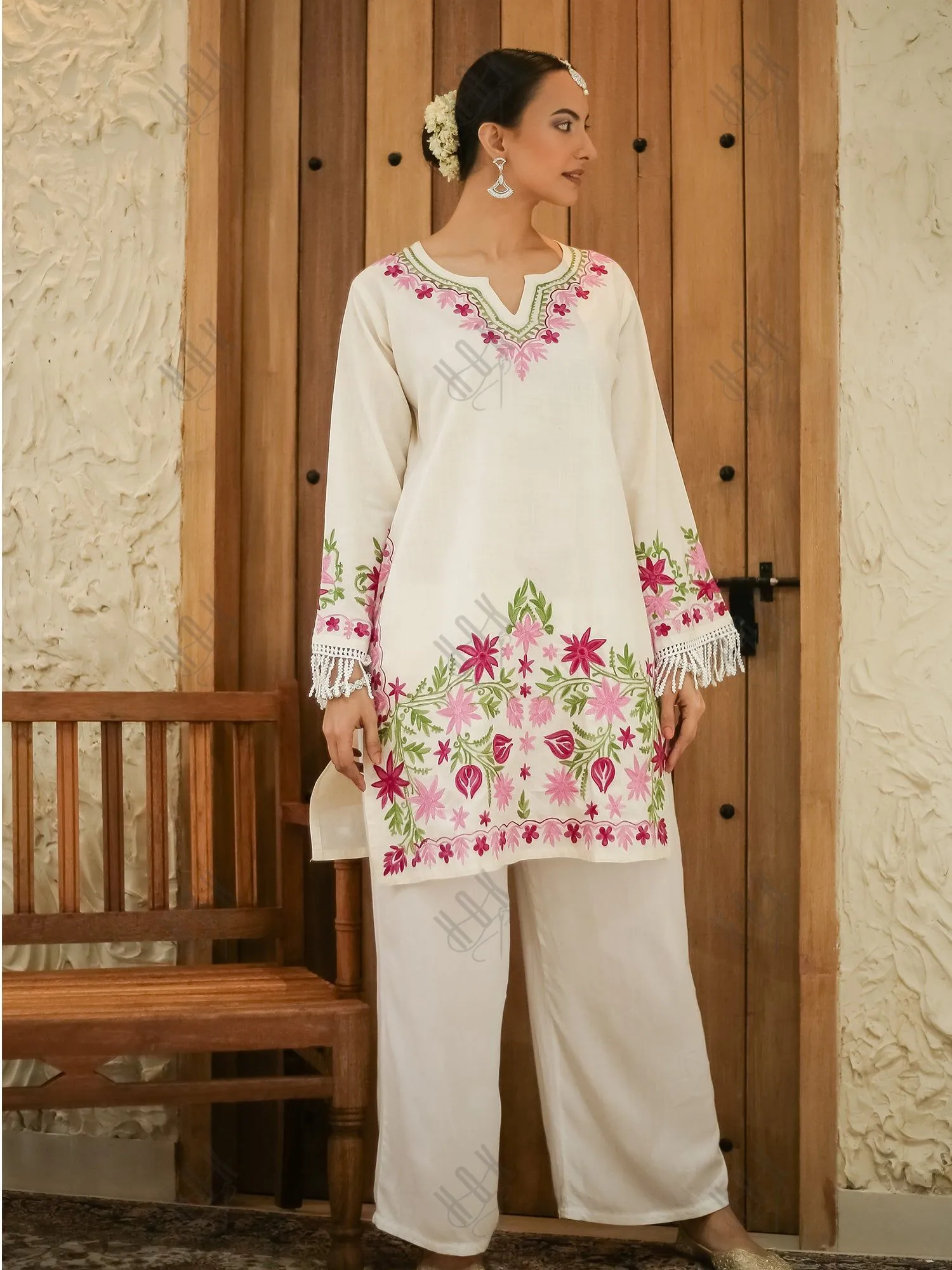 Falak Kashmiri Long Kurta - White