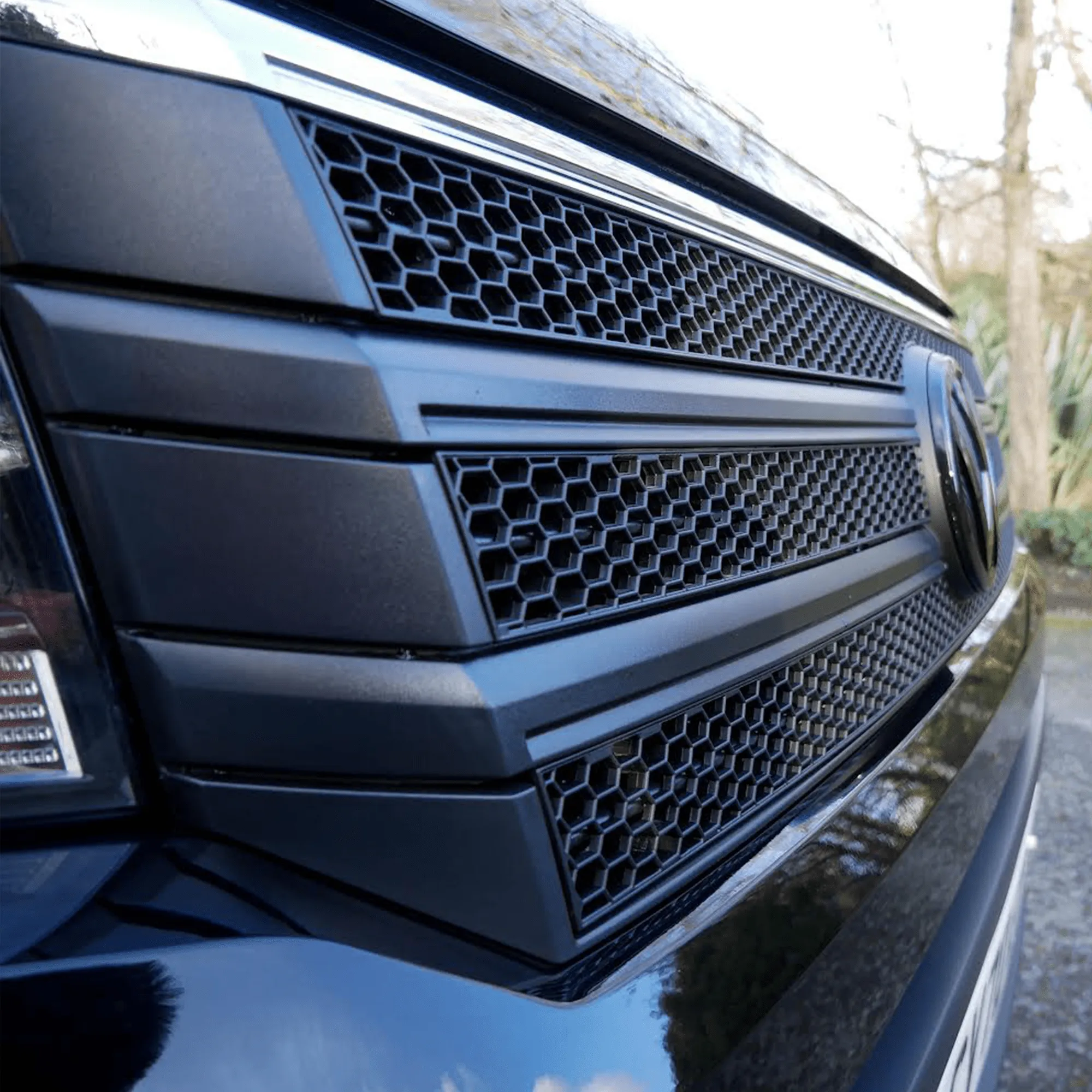 For VW Crafter New Shape Honeycomb Grille Inserts