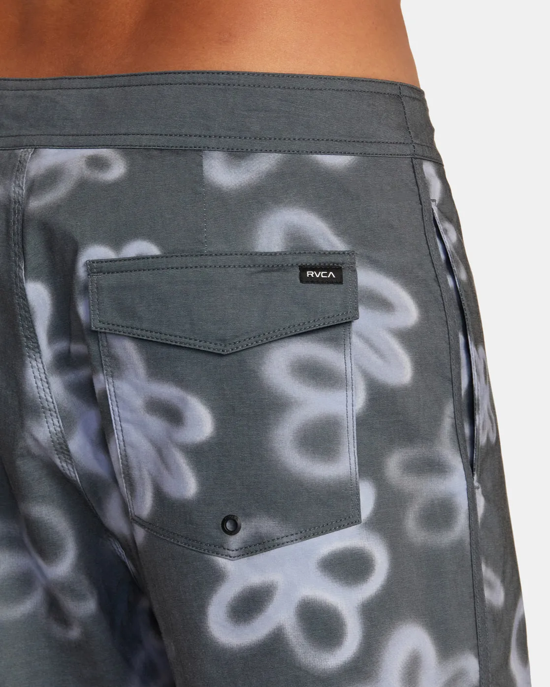 Freeport 16 Boardshorts - Black Daisy