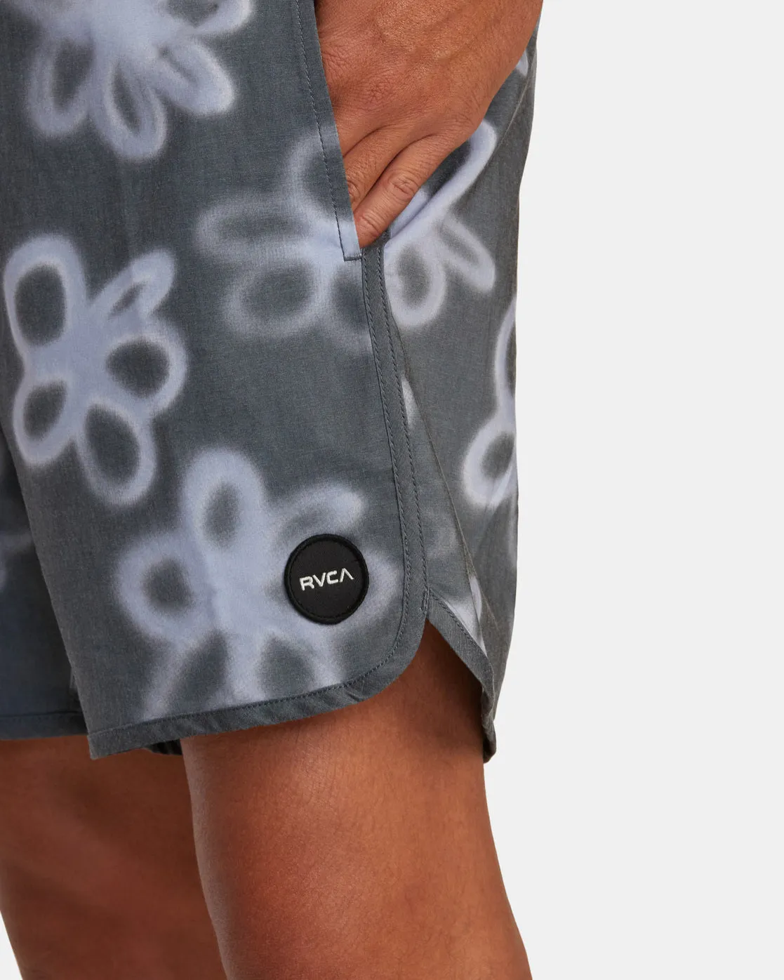 Freeport 16 Boardshorts - Black Daisy