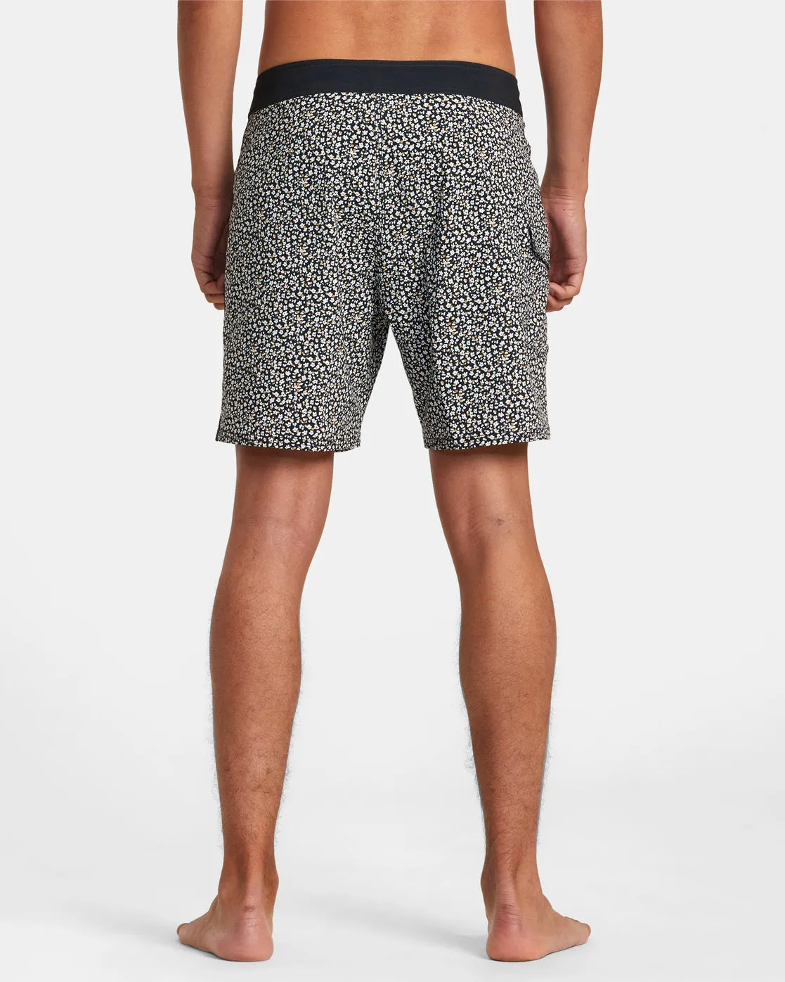 Restless 17 Boardshorts - Black