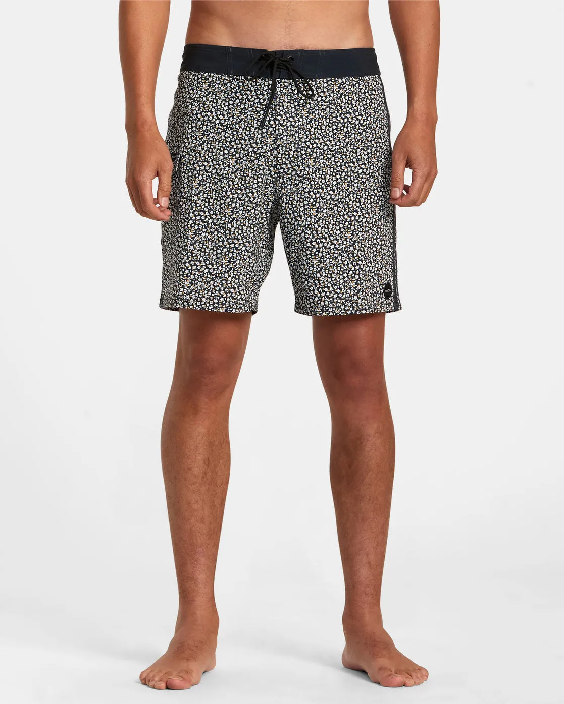 Restless 17 Boardshorts - Black