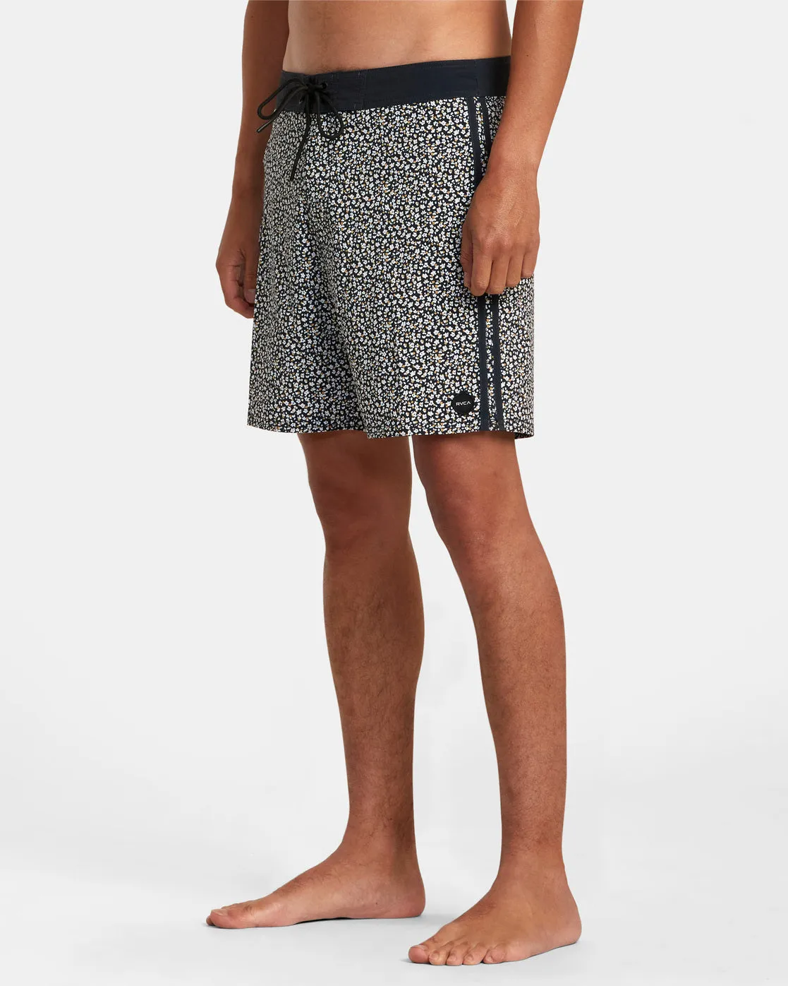 Restless 17 Boardshorts - Black