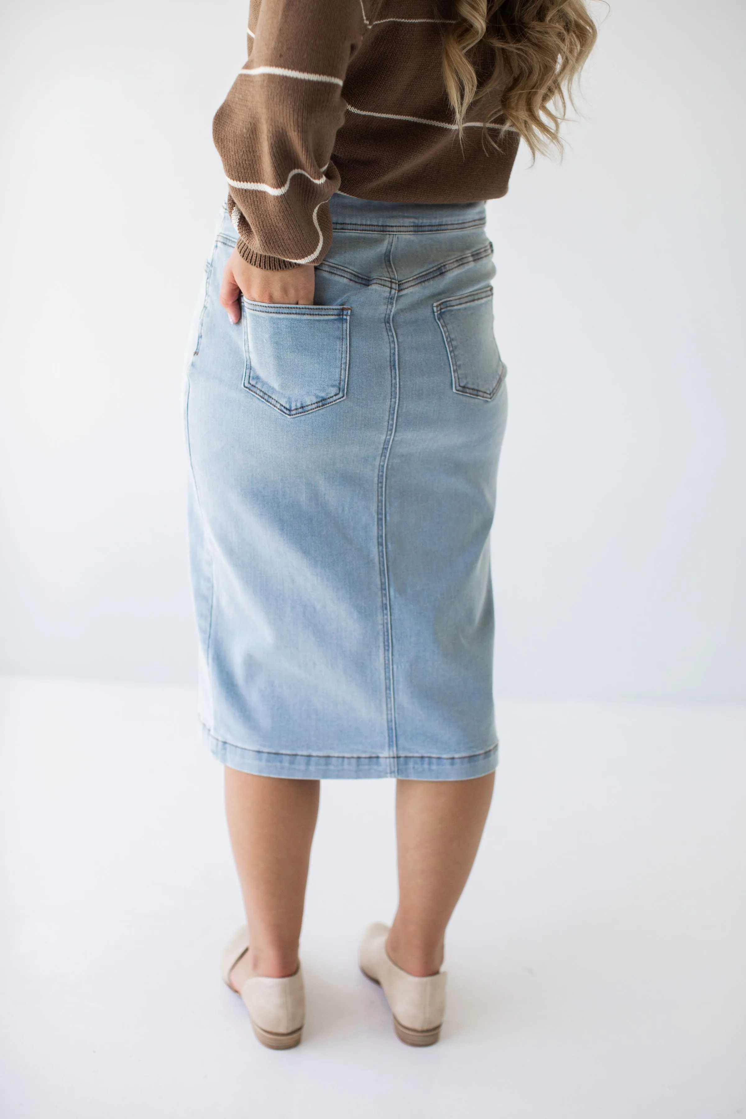 'Sara' Classic Denim Skirt in Light Wash 28" FINAL SALE