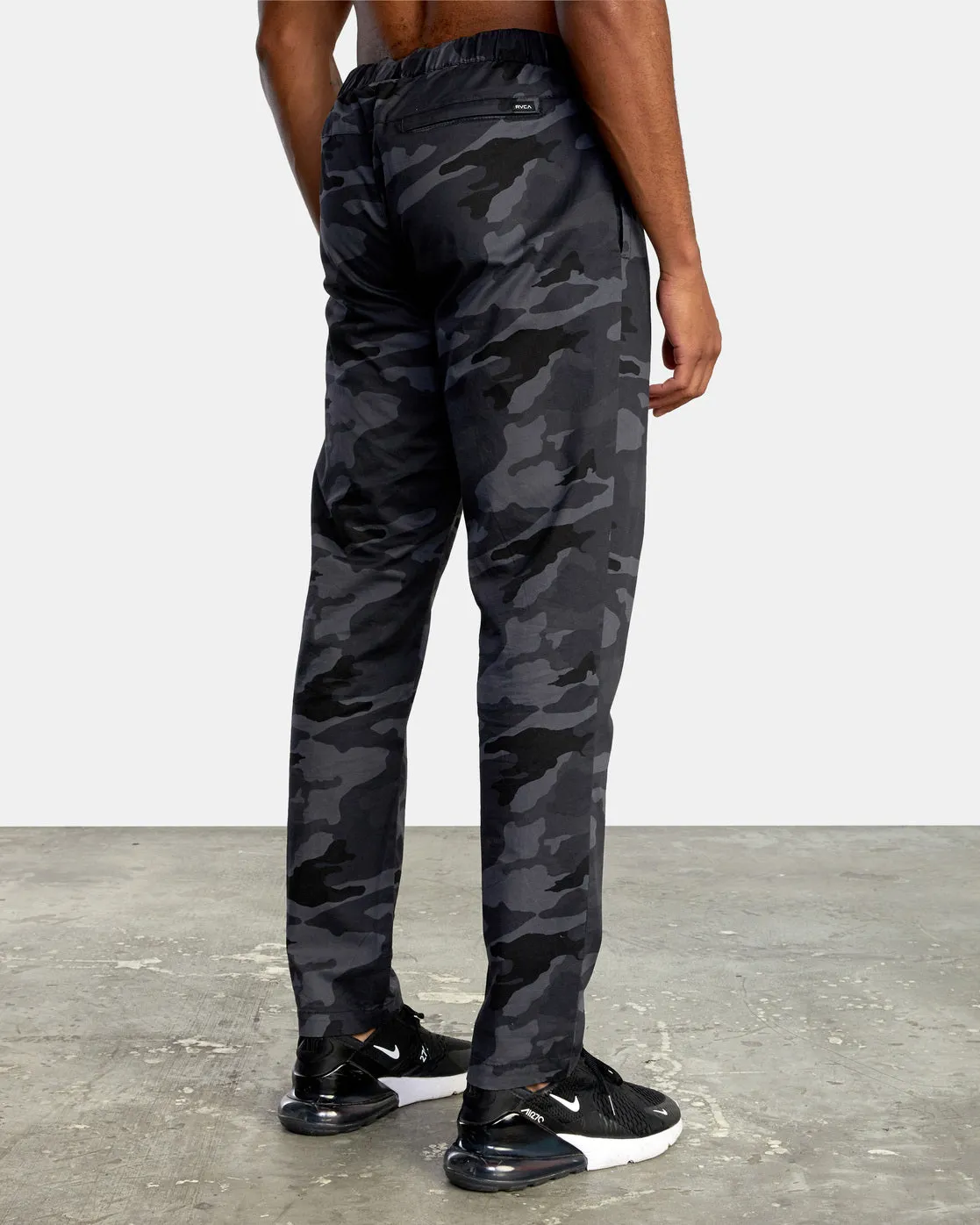 Spectrum Track Pant Iii - Camo