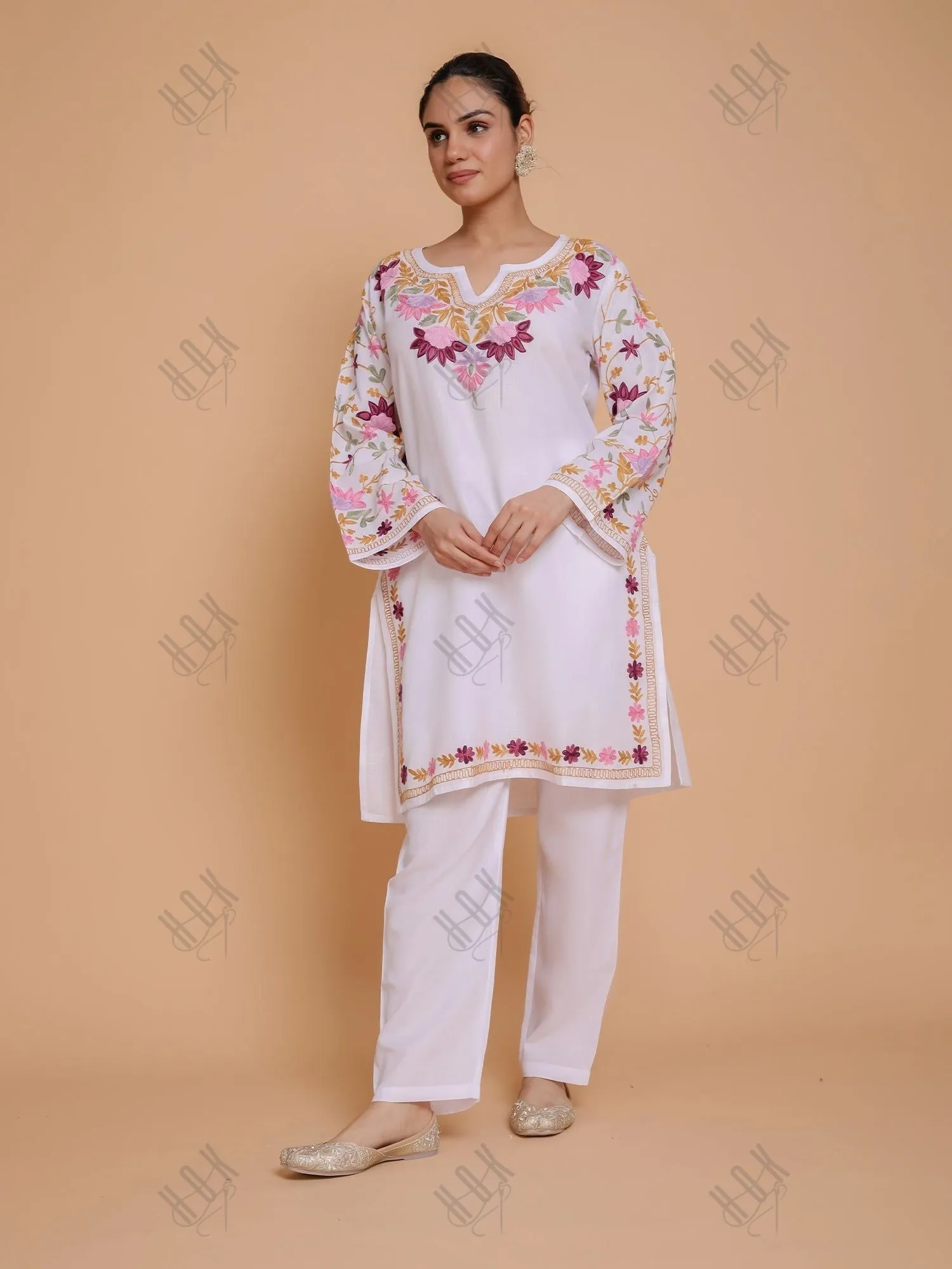 Urmi in Falak Kashmiri Kurta Set - White