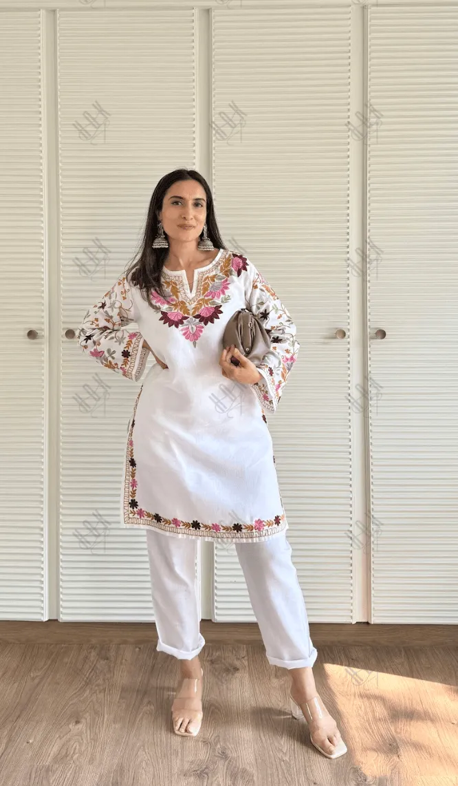 Urmi in Falak Kashmiri Kurta Set - White