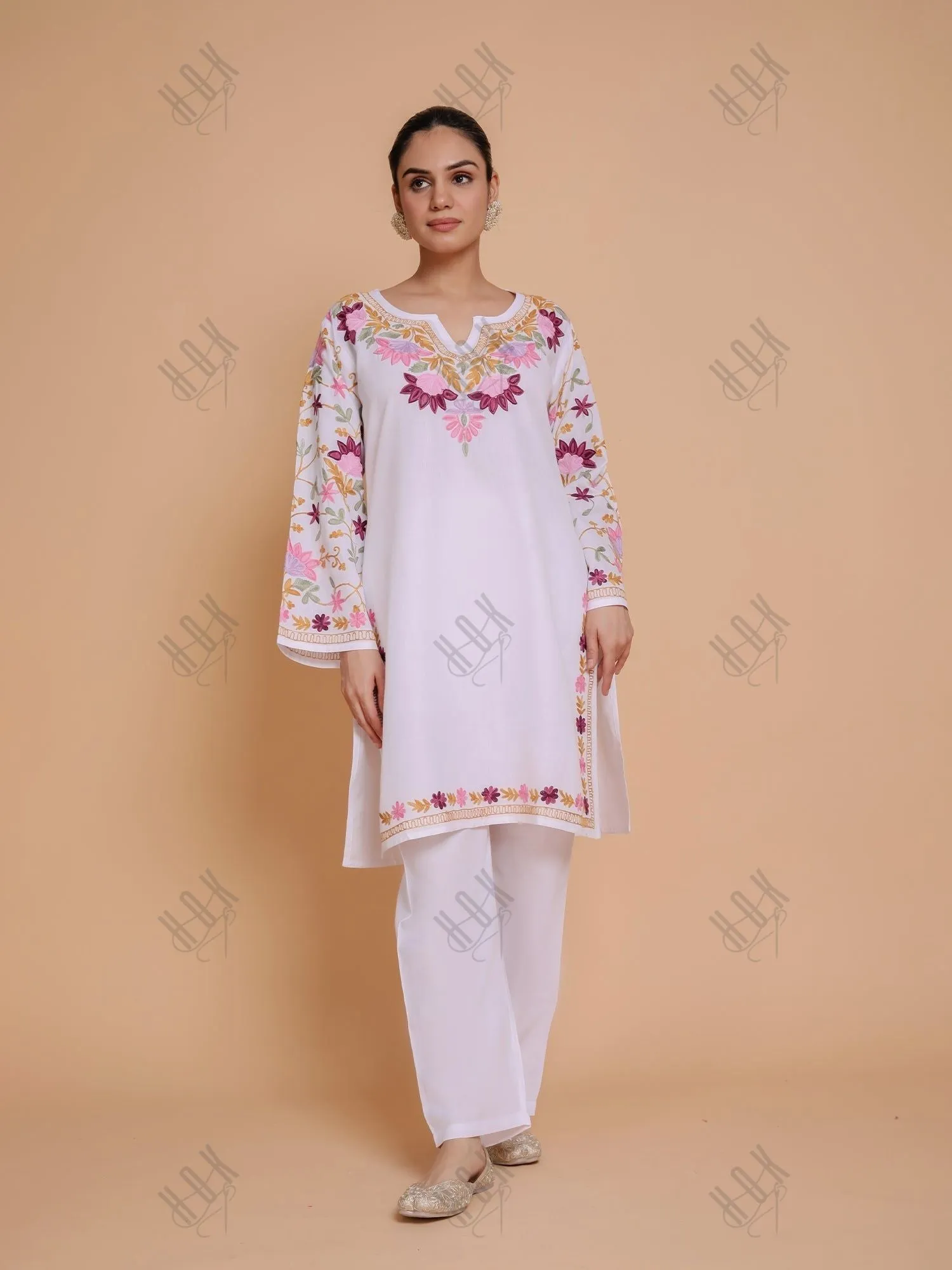 Urmi in Falak Kashmiri Kurta Set - White