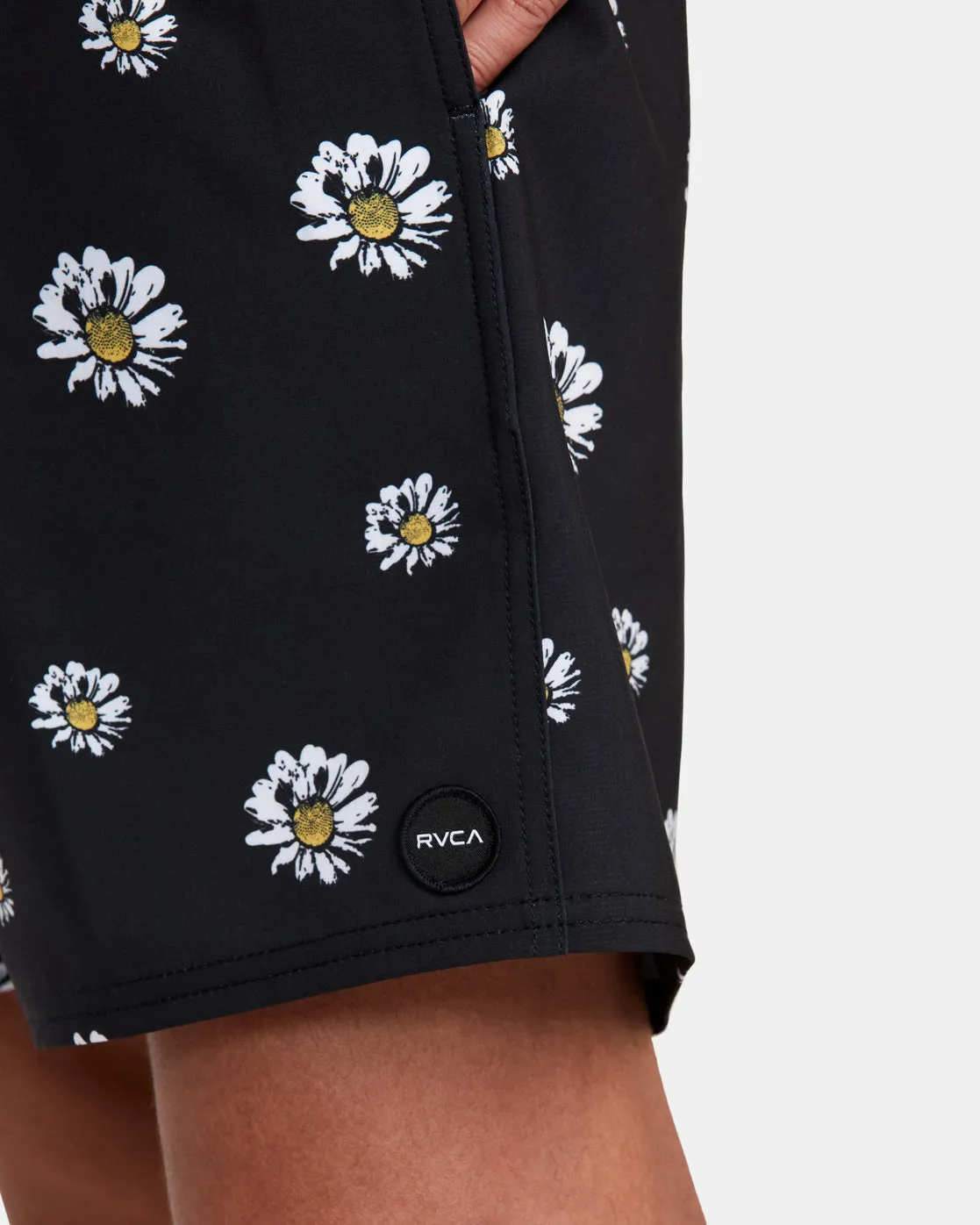 VA Pigment Elastic Waist 17 Boardshorts - Black Floral