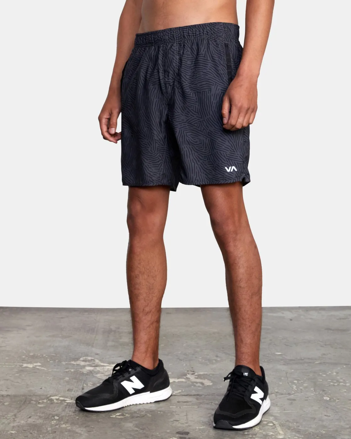 Yogger IV 17 Athletic Shorts - Grey Black