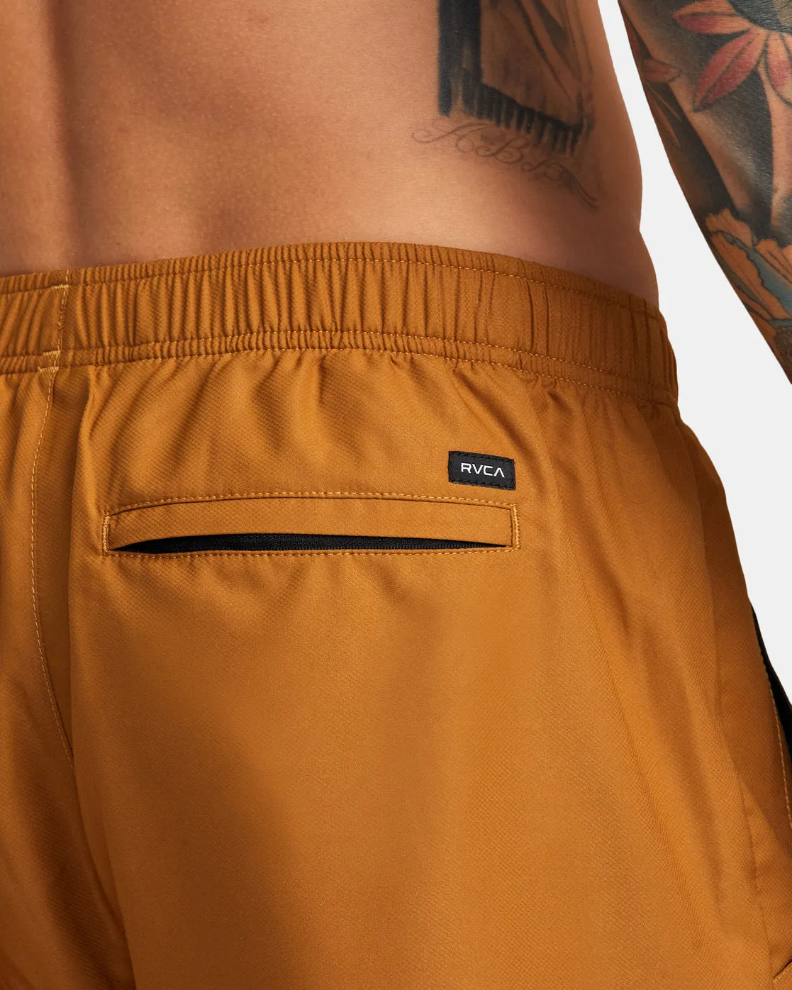 Yogger IV 17 Athletic Shorts - Tobacco