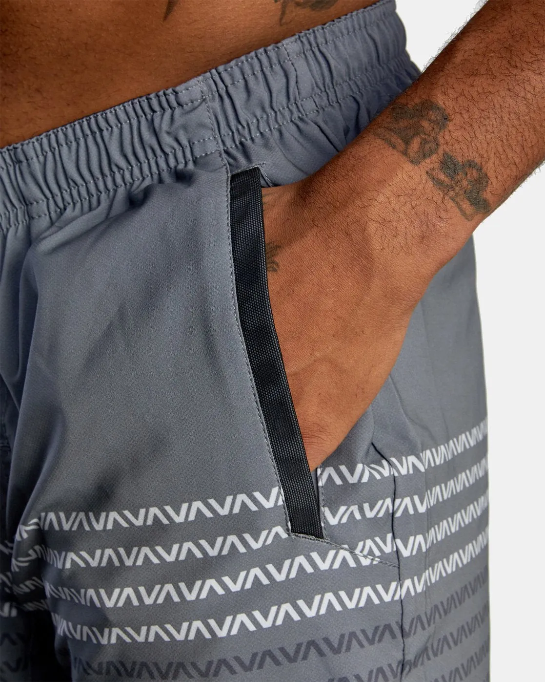 Yogger Stretch 17 Athletic Shorts - Va Stripe Smoke